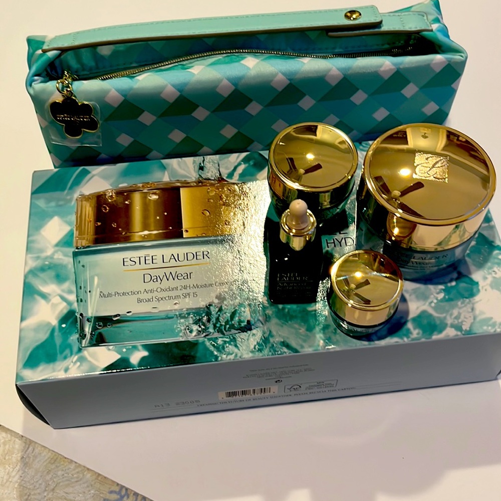 ESTEE LAUDER The Hydrating Routine